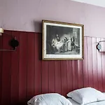 Naad Centre Hotel