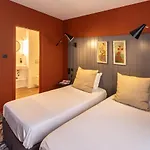Naad Centre Hotel 3*