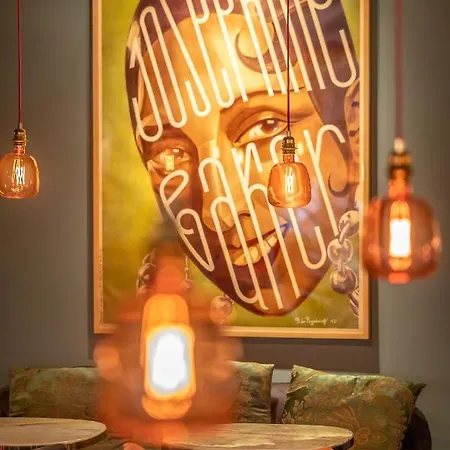 Naad Centre מלון 3*