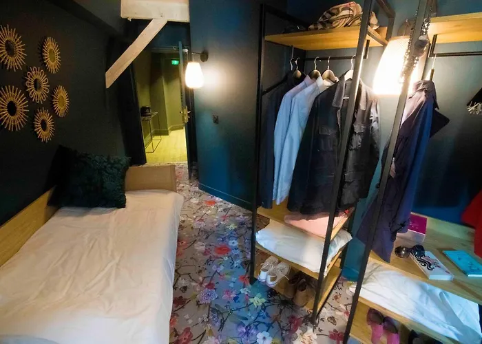 Ξενοδοχείο Naad Centre 3*