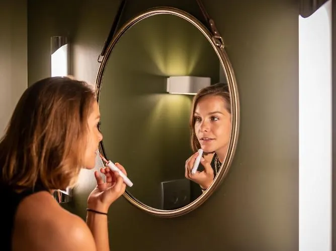 Ξενοδοχείο Naad Centre 3*