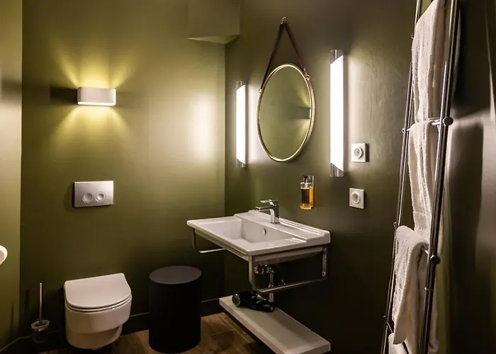 Ξενοδοχείο Naad Centre 3*