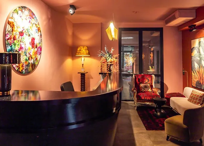 Ξενοδοχείο Naad Centre 3*