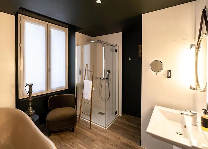 Naad Centre Ξενοδοχείο 3*