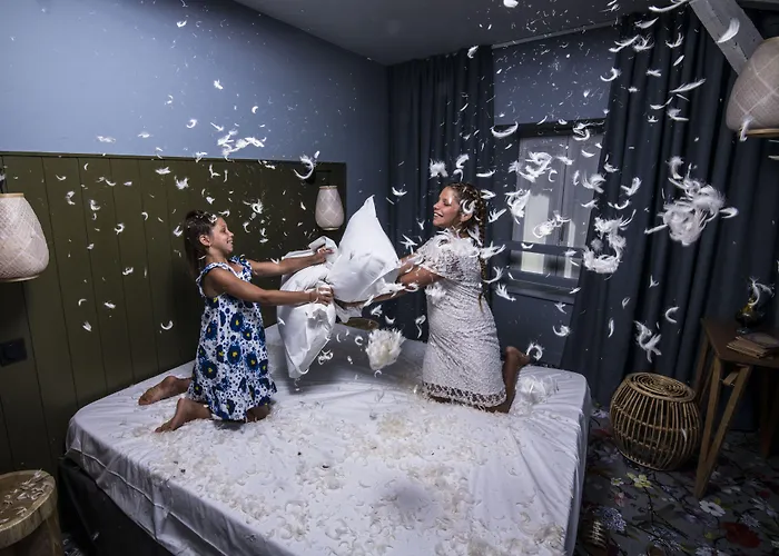 Ξενοδοχείο Naad Centre 3*